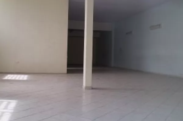 Sala comercial c/ wc interno, medindo aprox. 200,00 m2. - Foto 2