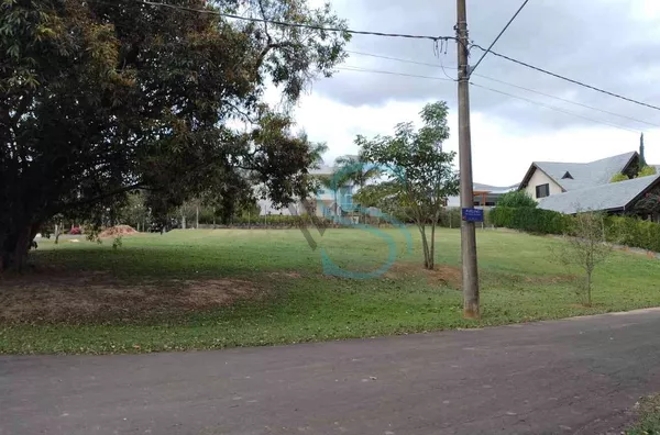 terreno de esquina no Condomínio Vale do Lago