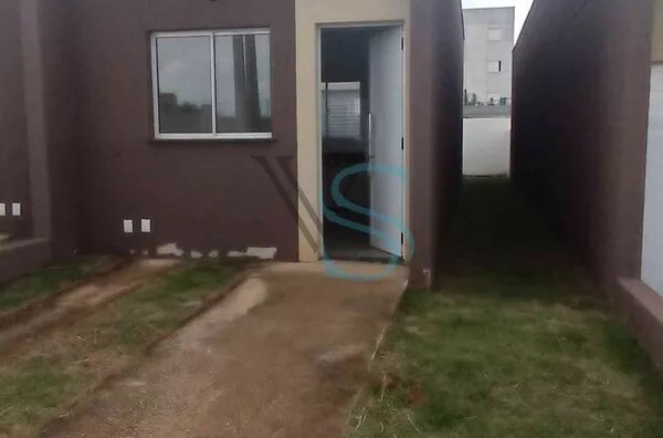 Excelente Casa em Condomínio 
