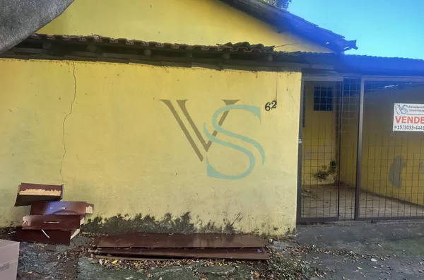 São 4 casas iniciando na esquina, Andrelino de Souza, com Amaro Vieira da Silva 248 até o número 66, 350 metros quadrados 
