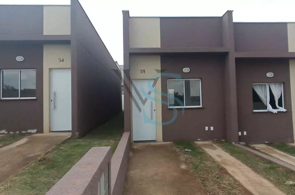 Excelente Casa em Condomínio 