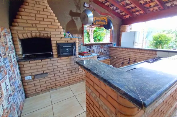 Casa à venda próxima ao Centro de Olímpia - SP