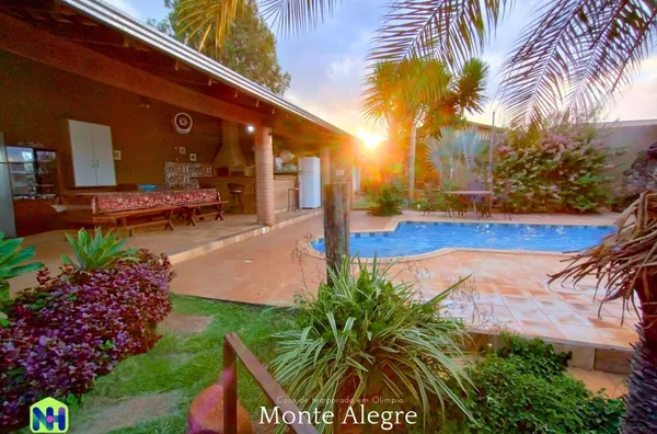 Casa Monte Alegre┃Temporada┃Acomoda até 20 pessoas┃Olímpia-SP