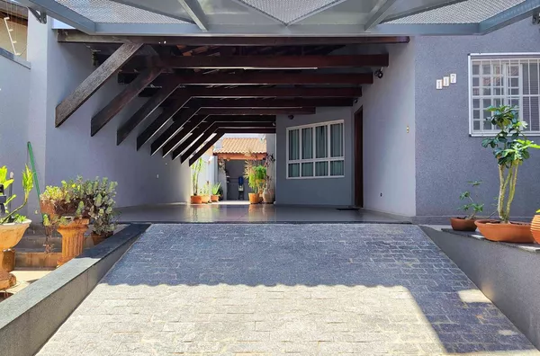 Casa à venda com 4 dormitórios - R$ 700 mil - Foto 1
