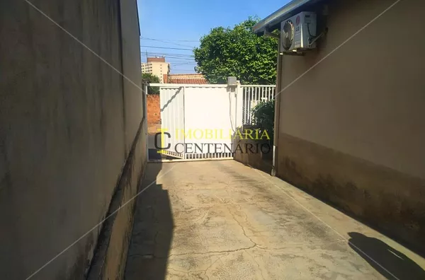 Casa à venda, no bairro Cohab 4, em Olímpia SP