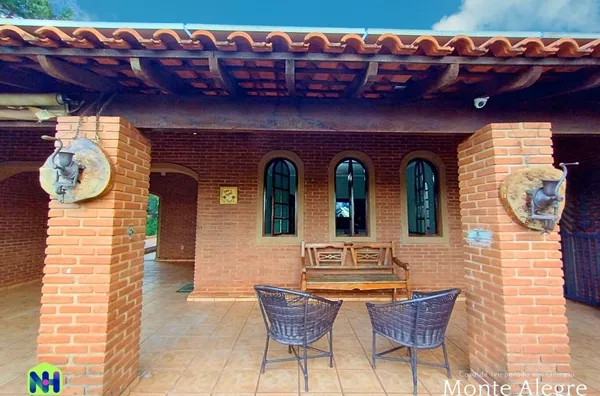 Casa Monte Alegre┃Temporada┃Acomoda até 20 pessoas┃Olímpia-SP