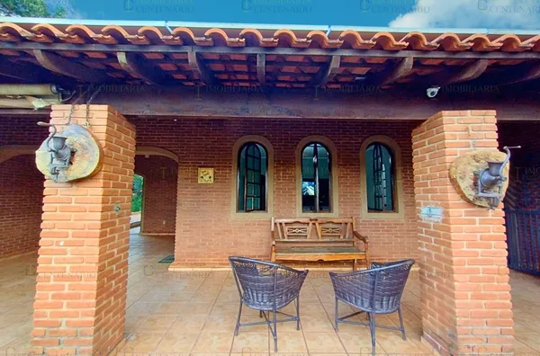 Casa à venda próxima ao Centro de Olímpia - SP