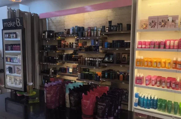 Vendo Loja de cosméticos Completa em Funcionamento - Cambé 