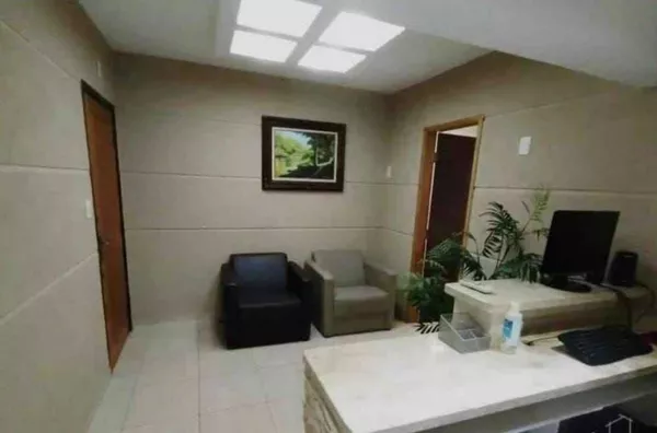 Vendo Sala Comercial Semi mobiliada Quitada - No Centro de Londrina 