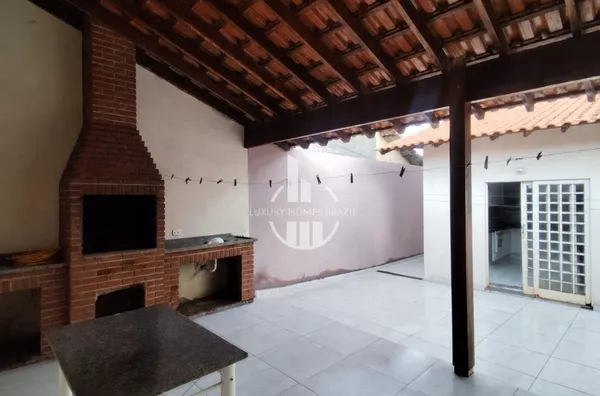 Vendo Casa no Jardim Maria Celina - Zona Norte