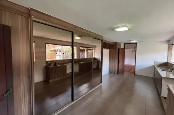 Vendo Casa de alto Padrão Quitada no Bairro do Aeroporto 