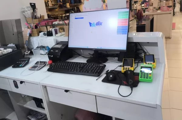 Vendo Loja de cosméticos Completa em Funcionamento - Cambé 