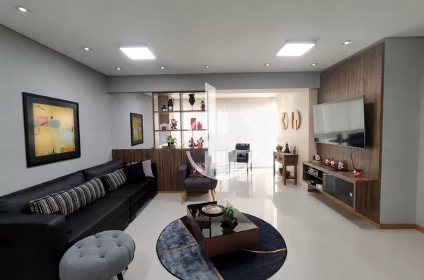 Vendo Apartamento de Alto Padrão no Edifício Poty - Zona Sul