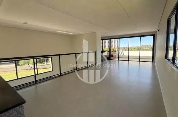 Vendo Sobrado de alto padrão no condomínio Araçari - Zona Leste 