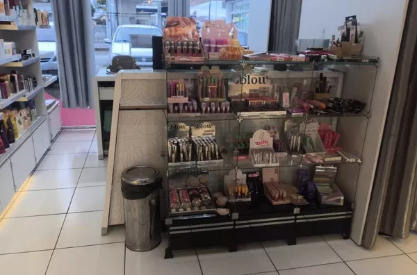 Vendo Loja de cosméticos Completa em Funcionamento - Cambé 