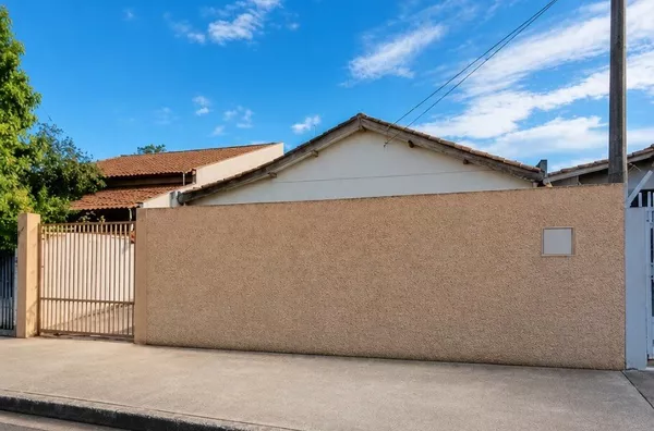 Vendo Casa Quitada no Bairro Ernâni Moura Lima - Zona Leste