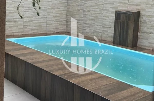 Vendo Casa com Piscina no Coliseu - Zona Oeste