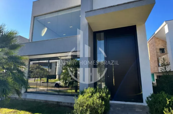 Vendo Casa em Condomínio de alto padrão no Sun Lake - Zona Sul