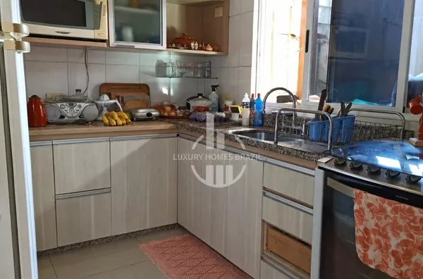 Vendo Sobrado no Condomínio Ilha de Creta - Zona Sul