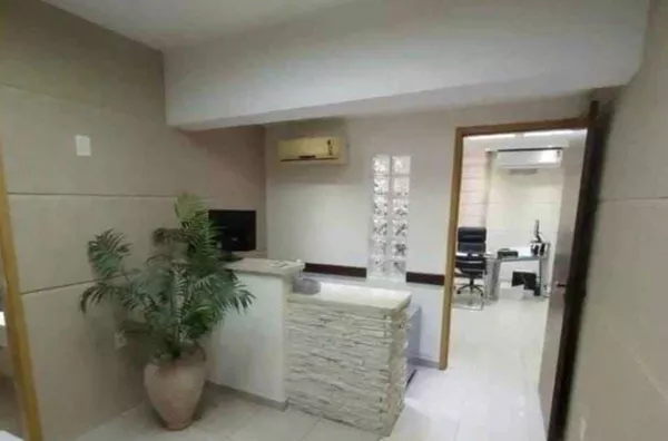 Vendo Sala Comercial Semi mobiliada Quitada - No Centro de Londrina 