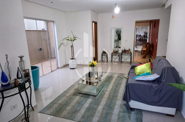 Vendo Sobrado de alto padrão no Condomínio Havana - Zona Leste