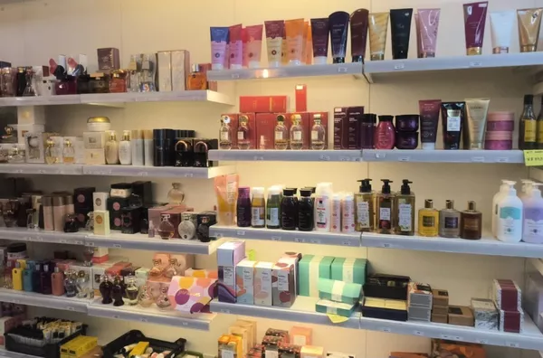 Vendo Loja de cosméticos Completa em Funcionamento - Cambé 