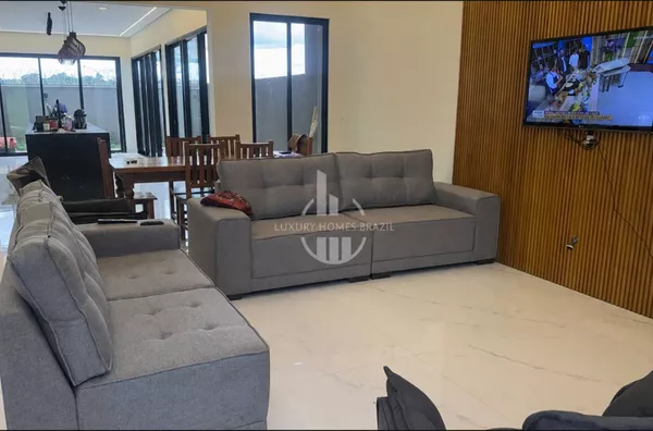 Vendo Casa de alto padrão no condomínio Araguari - Zona Leste
