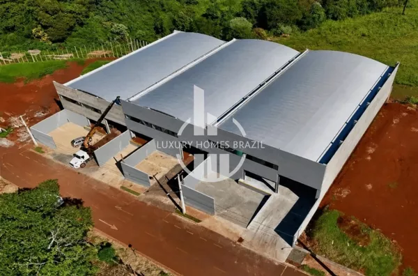 Vendo ou Alugo Barracão grande próximo da BR 369 - Av Tiradentes