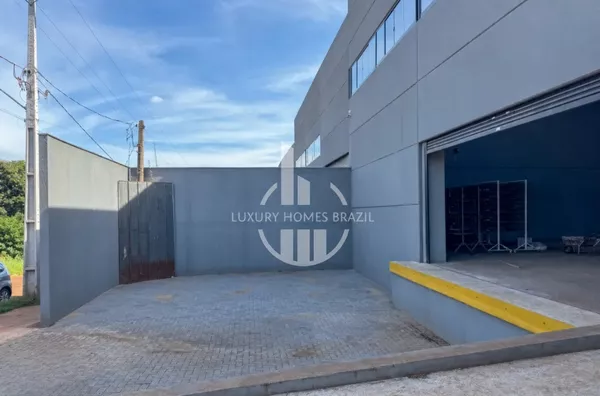 Vendo ou Alugo Barracão grande próximo da BR 369 - Av Tiradentes