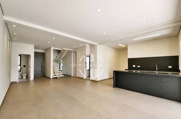 Vendo Sobrado de alto padrão no Bella Vitta - Zona Leste