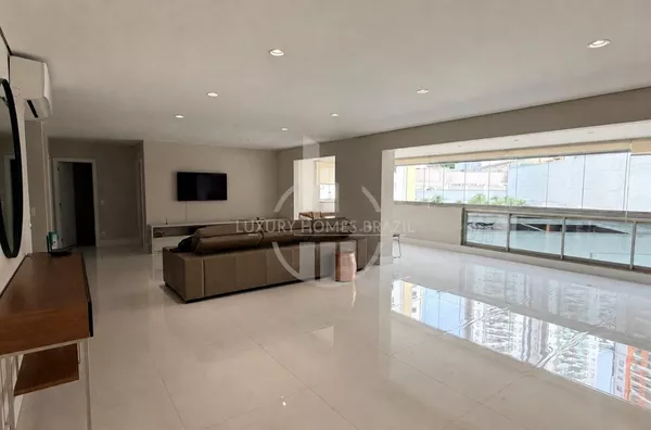 Vendo Apartamento de alto padrão no Edifício Gaudi - Zona Sul