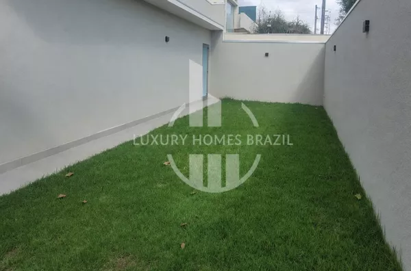 Vendo Casa de esquina no Jardim Menezes - Zona Leste 