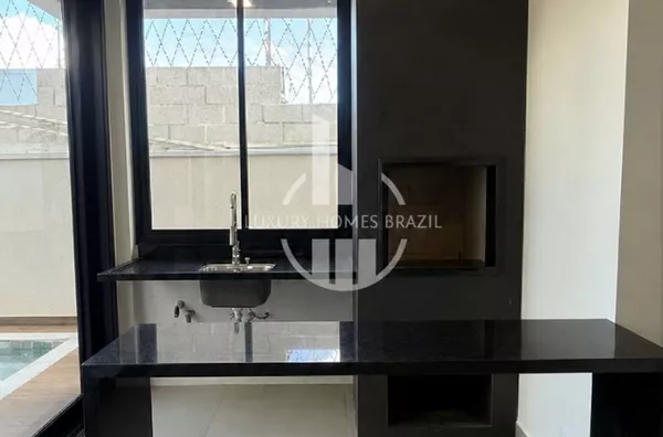 Vendo Sobrado de alto padrão no condomínio Aranguá - Zona Leste 