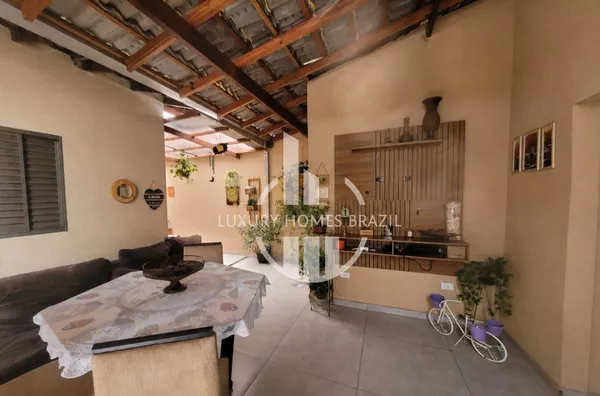 Vendo Casa com Piscina no Coliseu - Zona Oeste
