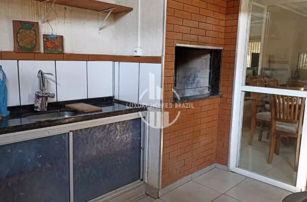 Vendo Sobrado no Condomínio Ilha de Creta - Zona Sul
