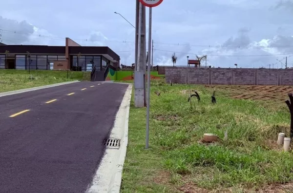 Vendo direitos de terreno no Condomínio Village Tauá - Zona Leste Londrina
