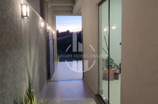 Vendo Sobrado de alto padrão no Condomínio Araguari - Zona Leste