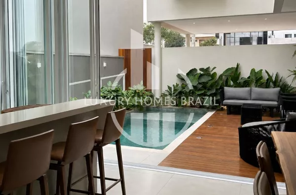 Vendo Sobrado de alto padrão no Aranguá - Zona Leste 