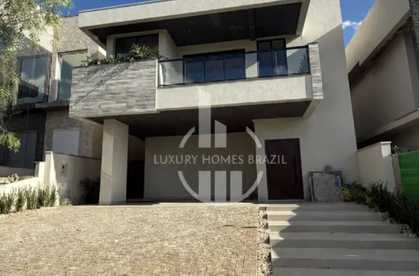 Vendo Sobrado de alto padrão no condomínio Aranguá - Zona Leste 