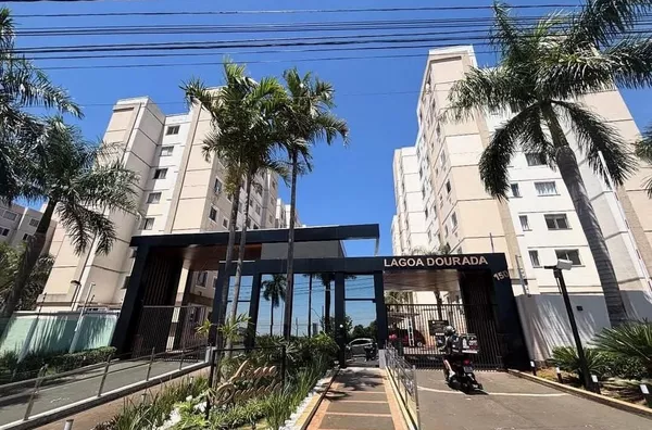 Vendo Direito de Apartamento Mobiliado no Resid Lagoa Dourada - Zona Leste 