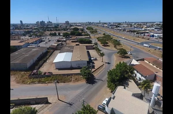 Área Comercial á venda no Centro de Luis Eduardo Magalhaes - BA