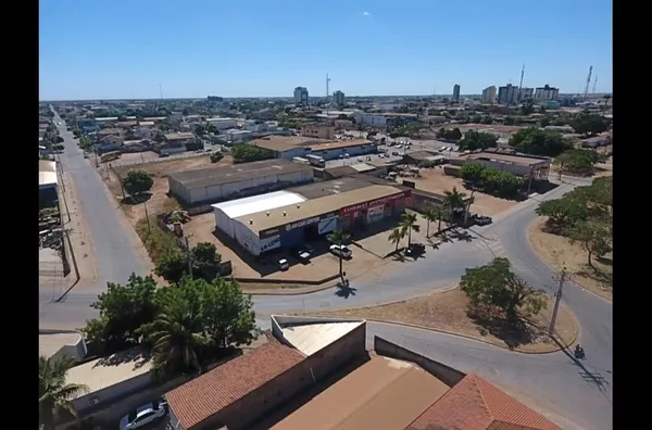 Área Comercial á venda no Centro de Luis Eduardo Magalhaes - BA
