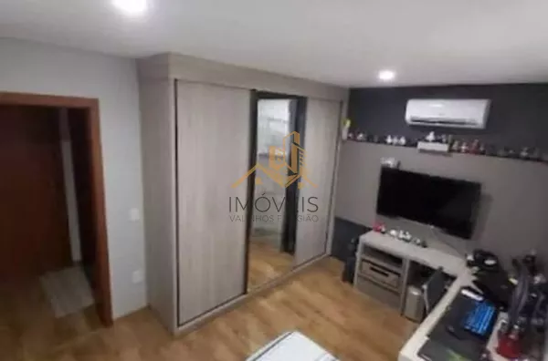 Lindo sobrado em condomínio com ótima localização e segurança 24 horas, 640 m² de terreno com 360 m² de construção, 4 dormitórios sendo 2 suítes e uma com hidromassagem e closet, 2 salas, lavabo, ampla cozinha com copa, lavanderia, ótimo espaço externo co - Foto 20
