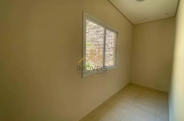 Lindo sobrado em condomínio fechado na cidade de Louveira, com excelente localização, proporcionando contato com a natureza, excelente qualidade de vida, além de estar próximo ao centro e principais vias de acesso. Conta com 3 suítes, varanda, lavabo, ba - Foto 31