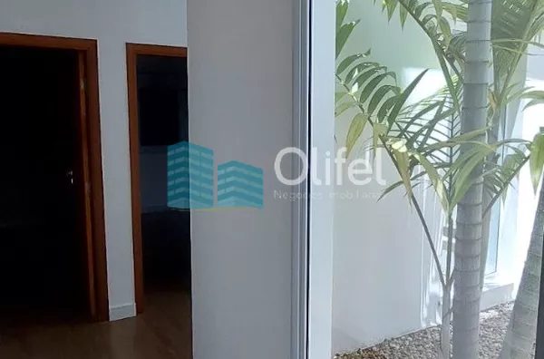 Excelente casa  em condomínio de alto padrão na cidade de Vinhedo.Sendo três suítes, escritório , lavabo, sala dois ambientes, cozinha integrada com sala de jantar, espaço gourmet, ar condicionado,  armários em todos os ambientes , piscina a - Foto 30
