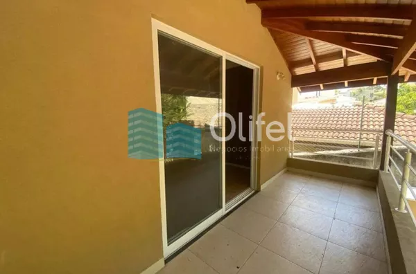 Lindo sobrado em condomínio fechado na cidade de Louveira, com excelente localização, proporcionando contato com a natureza, excelente qualidade de vida, além de estar próximo ao centro e principais vias de acesso. Conta com 3 suítes, varanda,  lavabo, ba - Foto 26