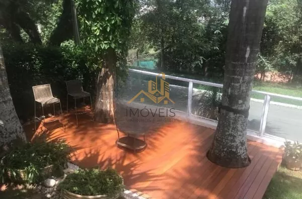 Linda casa em condomínio fechado de alto padrão na cidade de Vinhedo com 4 suítes, sendo no piso térreo uma suíte master com closet e hidromassagem e ar condicionado, sala ampla com lareira , escritório, lavabo, ampla cozinha planejada com copa, despensa, - Foto 4