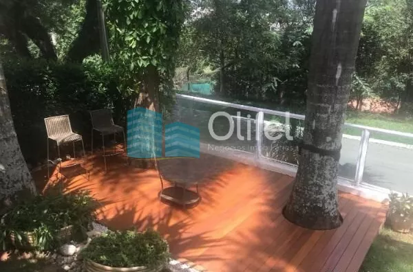 Linda casa em condomínio fechado de alto padrão na cidade de Vinhedo com 4 suítes, sendo no piso térreo uma suíte master com closet e hidromassagem e ar condicionado, sala ampla com lareira , escritório, lavabo, ampla cozinha planejada com copa, despensa, - Foto 4