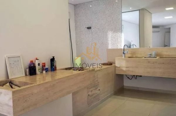 Casa à venda com 5 suítes em  condomínio de alto padrão na cidade de Louveira.  Lindo sobrado moderno e com fino acabamento, são 760m² de construção em um terreno de 1.890m², o andar superior oferece 3 suítes sendo a master com closet e banheira com hidro - Foto 14