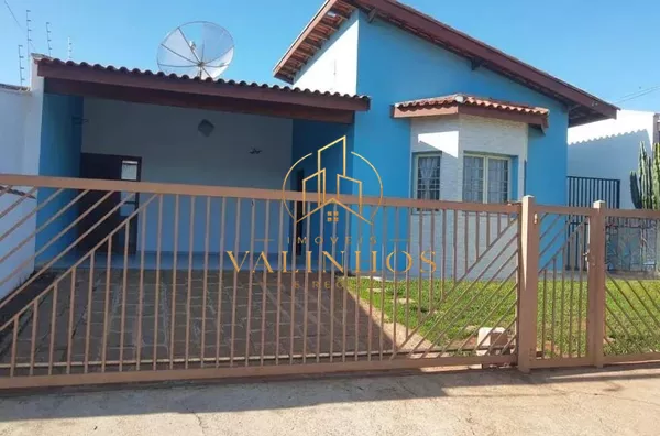 Casa térrea em bairro residencial na cidade de Louveira